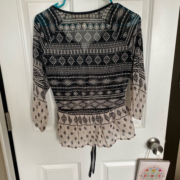 Back & tan Band of Gypsies top - Picture 3 of 3